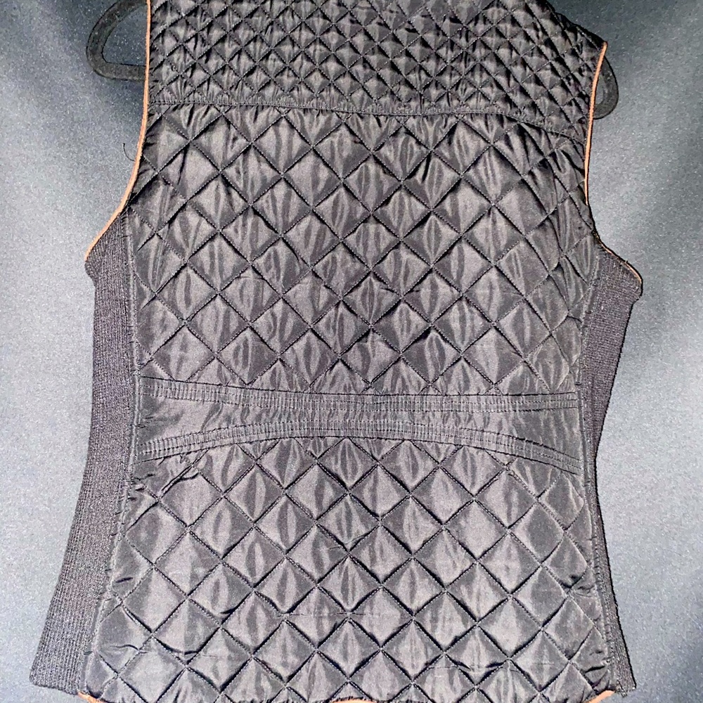 Cute, Classic, Yet Basic Black Active Usa Vest. - image 2